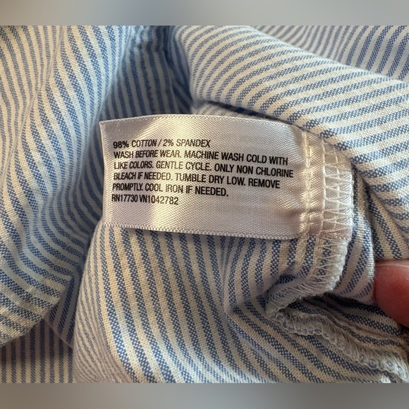 Bundle EUC Tops Button Down & Fleece; 2 GUC Pajamas Cars & Christmas/Santas - Picture 4 of 16